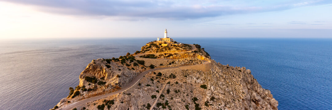 Mallorca Leuchtturm Kap Cap Formentor Panorama Landschaft Abend Natur Meer Reise Reisen Spanien