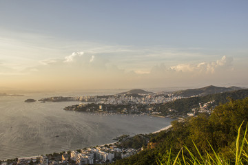 Obraz premium Sunset in city park niterói