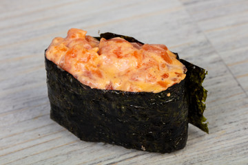 Spicy gunkan sushi