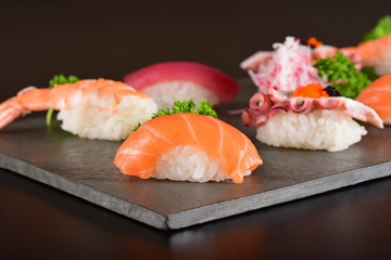 Nigiri sushi mix