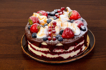 Cake with berries