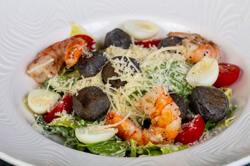 Caesar salad with prawn