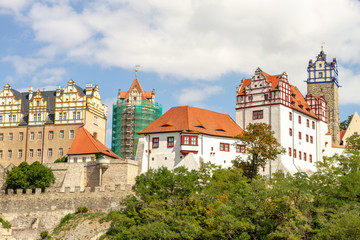 Schloss Bernburg bei blauen Himmel