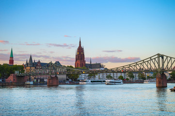 Fototapeta na wymiar Frankfurt Cathedral cityscape river bridge