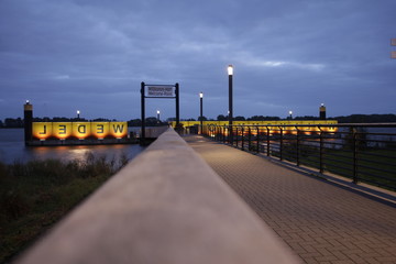 unterwegs an der elbe in norddeutschland