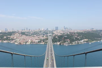 Die Bosporus-Brücke, 2 Kontinente 1 Stadt © yunus oguz