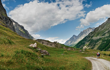 mountain in the Alps in Italy, located between the Aosta Valley