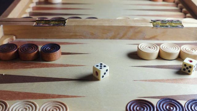 backgammon game with two dice
