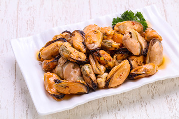 Pickled mussels in the bowl