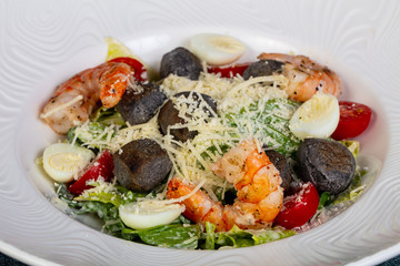 Caesar salad with prawn