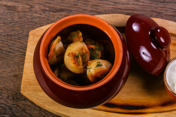 Roasted dumplings with cream