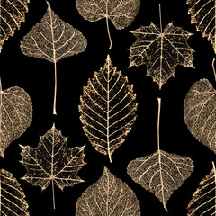 Transparentes Goldskelett lässt nahtloses Muster des Herbstes