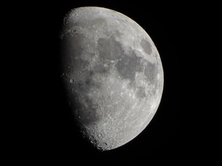 Der Mond