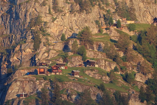 Schweizer Bergdorf Jungu im Kanton Wallis