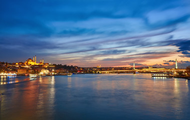 Fototapeta na wymiar Istanbul at a dramatic sunset