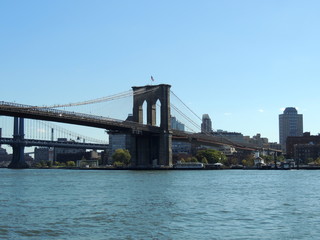 Fototapeta na wymiar Brookling Bridge From Manhattan Pier