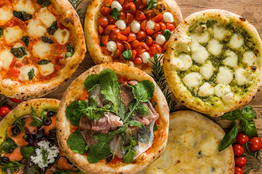 ピッツア　Italian home-made pizza
