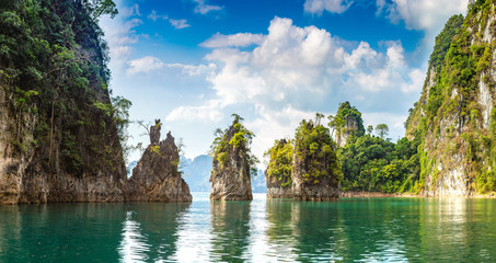Obraz premium Cheow Lan lake in Thailand