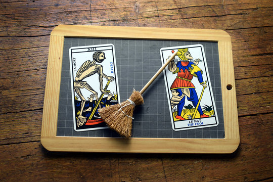 Tarots Tarocchi 塔羅牌 Карты Таро タロット ft81090664 Tarot divinatoire קלפי טארוט 
