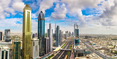 Obraz premium Widok z lotu ptaka na centrum Dubaju