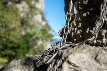 Alpinismo. Catena di sosta © Roberto Contini