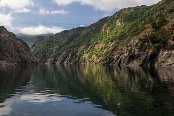 Fototapeta na wymiar Sil River in norht of spain, located in Lugo province at morning.