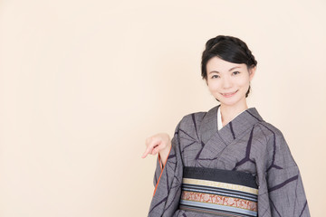 着物を着た女性