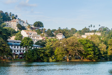 Fototapeta na wymiar Bogambara lake and houses of Kandy, Sri Lanka