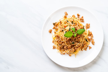 stir-fried spaghetti with minced pork and basil