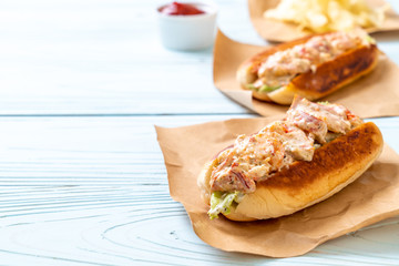 homemade lobster roll