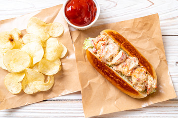 homemade lobster roll