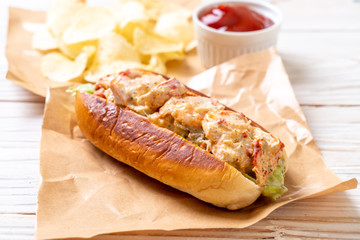 homemade lobster roll