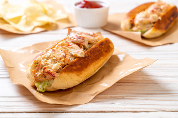 homemade lobster roll
