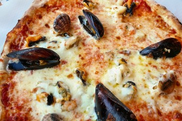 Frutti di mare pizza