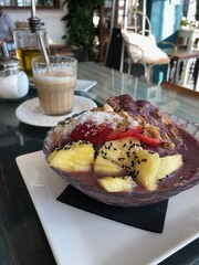  Hot matcha, coffee and acai. spectacular breakfast