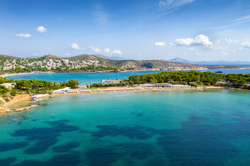 Der berühmte Astir Beach in Vouliagmeni, südliches Athen, Griechenland 