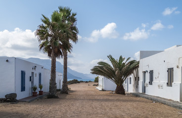 Fototapeta na wymiar dusty village on La Graciosa Island, Canary Islands