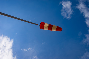 Windfahne im Wind