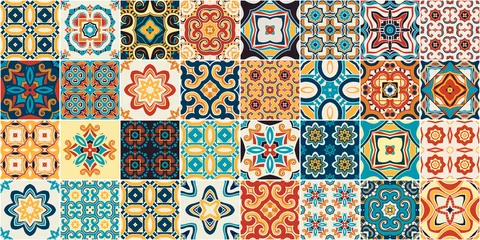 Fotobehang Traditionele sierlijke Portugese decoratieve tegels azulejos. © Darya