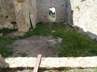 alter aufgelassener Friedhof in Kroatien