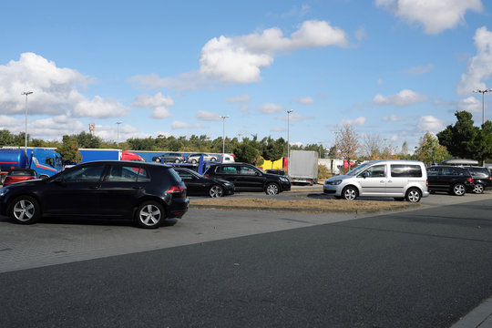 Autobahnparkplatz - Stockfoto