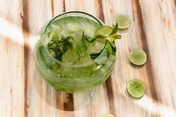 Bebida de limón - jugo verde