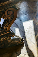 Mobili antichi, preziosi, storici, antiquariato in legno, da restaurare o restaurati