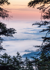 Sonnenaufgang und Nebel im Voralpenland Framing