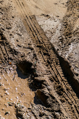 Reifenprofil im Schlamm