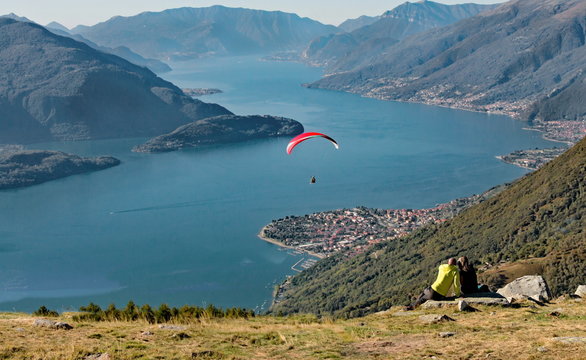 Parapemdio sul lago di Como - Italy 