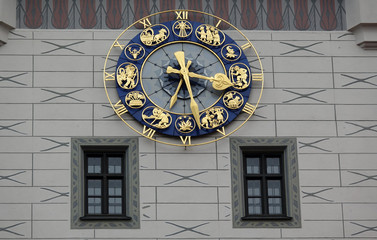 Fototapeta na wymiar Uhr am Alten Rathaus in München