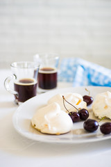 French vanilla meringue cookies