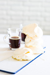 French vanilla meringue cookies
