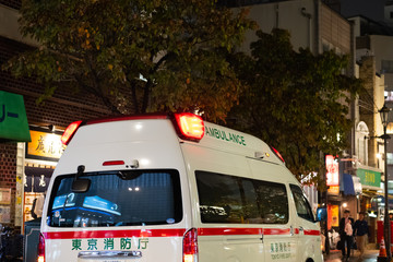 救急車 © naka